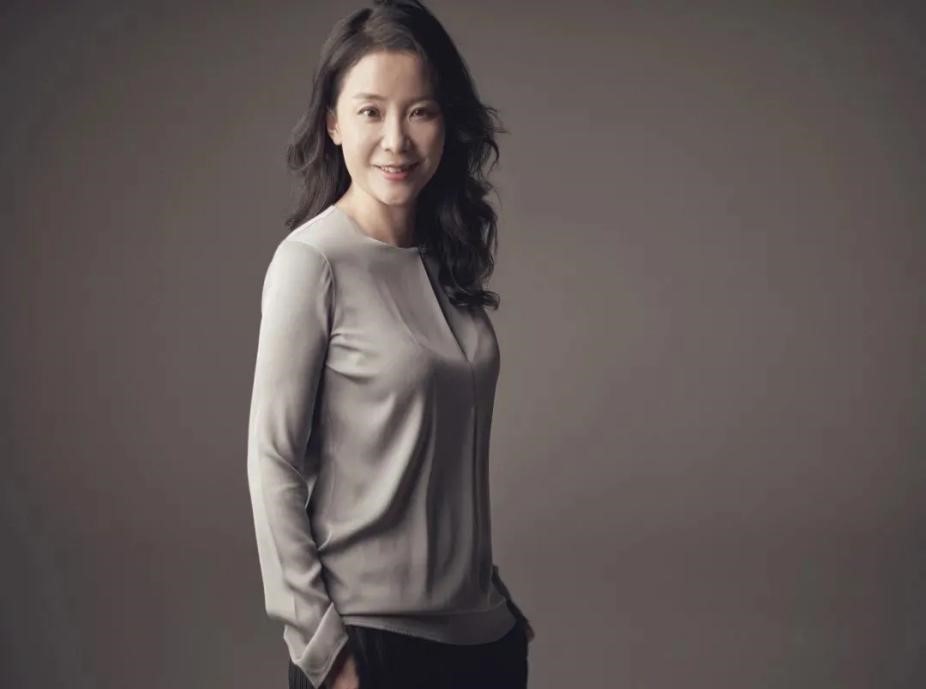 獲2021年全球最具影響力商界女性，沃爾瑪中國朱曉靜：將繼續創造非凡